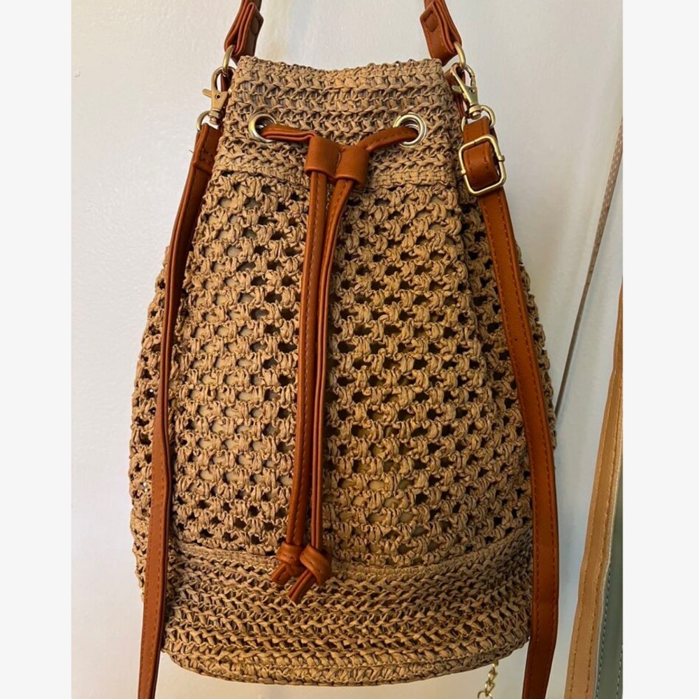 Boho Straw Vegan Leather Strap Bucket Crossbody Bag - Picture 6 of 7